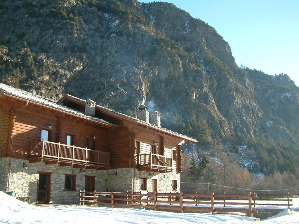 Agriturismo Les Hiboux Brusson Eksteriør bilde